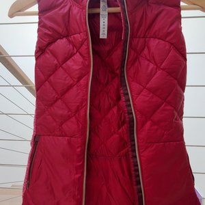 Lululemon Down for a Run Vest Size 2 Berry Rumble Color